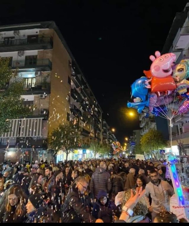 A Napoli il Carnevale Epomeo 2023 con quattro giorni tra sfilate, concerti e street food