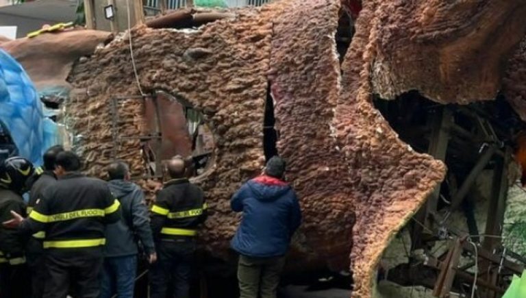 Carnevale, a Maiori si ribalta carro allegorico: nessun ferito