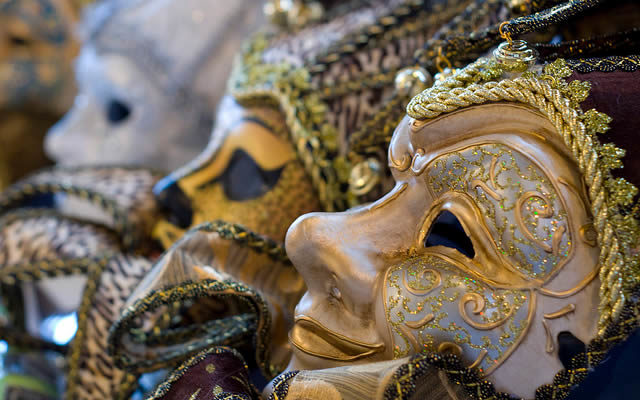 Grande festa di Carnevale nel centro di Caserta