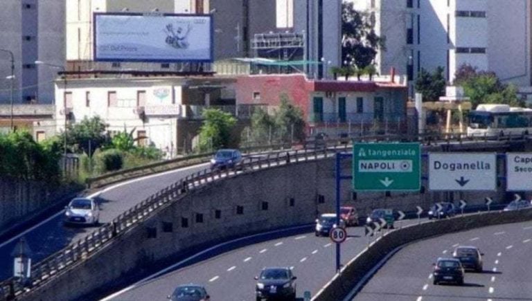 Rapina a pompa di benzina a Napoli 18enne portato in comunità