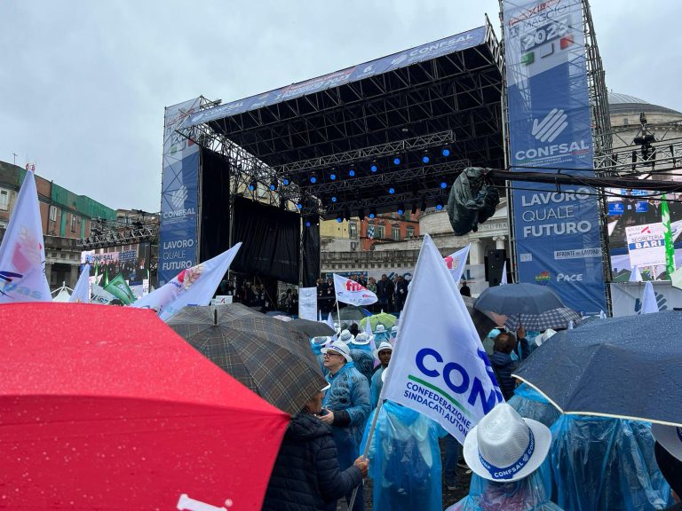 1 maggio, Confsal in Piazza Plebiscito a Napoli: “Il lavoro deve ripartire dal Sud” 1 maggio, Confsal in Piazza Plebiscito a Napoli: “Il lavoro deve ripartire dal Sud”