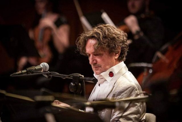Goran Bregović in concerto gratuito a Napoli a Piazza del Gesù per i 799 anni della Federico II Goran Bregović in concerto gratuito a Napoli a Piazza del Gesù per i 799 anni della Federico II