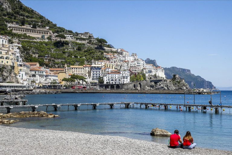 Dal Cilento alla costiera amalfitana in Campania spiagge più care del 15-20%
