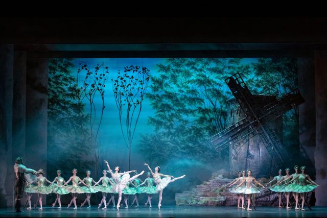 Don Chisciotte al San Carlo: Un Balletto Magistrale con la Coreografia di Nureev Don Chisciotte al San Carlo: Un Balletto Magistrale con la Coreografia di Nureev