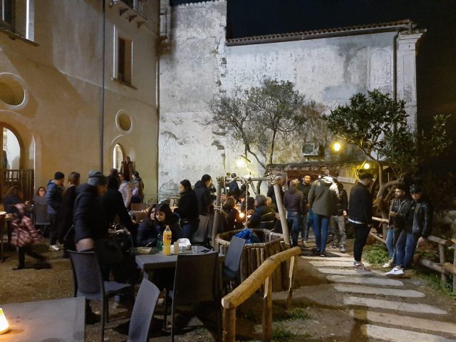 Vivi la Magia del Natale a Castellabate: Scopri il Presepe Vivente tra Storia e Tradizione