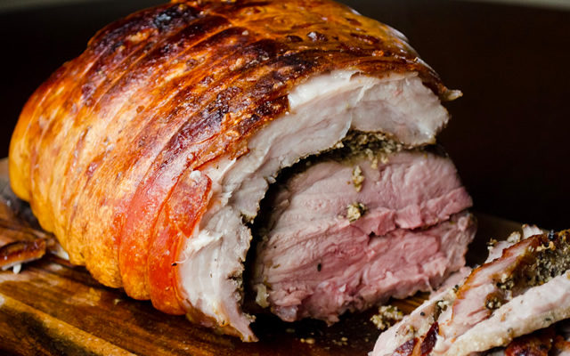 A Sant’Antonio Abate la grande “Sagra Della Porchetta” e il tradizionale fucarazzo