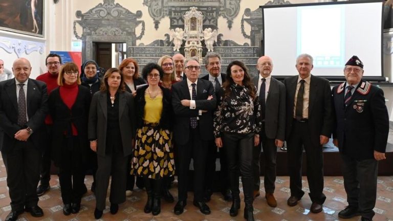 Napoli, nasce il progetto “Azione Famiglia”: lotta alla dispersione scolastica con il cinema e l’assistenza alla genitorialità Napoli, nasce il progetto “Azione Famiglia”: lotta alla dispersione scolastica con il cinema e l’assistenza alla genitorialità