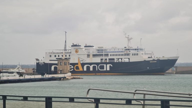 Pioggia e vento, nave bloccata a Casamicciola Pioggia e vento, nave bloccata a Casamicciola
