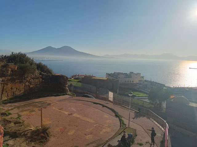 Riqualificazione di Monte Echia: Nuovo Ascensore per un Panorama Mozzafiato a Napoli Riqualificazione di Monte Echia: Nuovo Ascensore per un Panorama Mozzafiato a Napoli