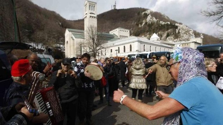 Tutto pronto per la Candelora a Montevergine: la “Juta dei Femminielli”, tra fede e folclore Tutto pronto per la Candelora a Montevergine: la “Juta dei Femminielli”, tra fede e folclore