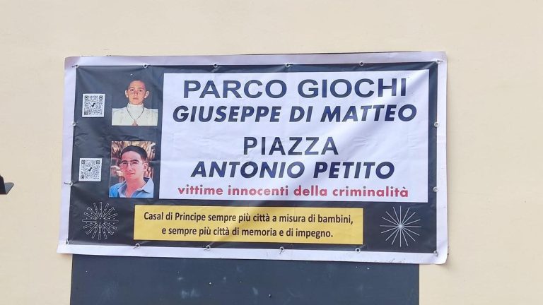 Casal di Principe, un parco giochi e una piazza intitolati a 2 giovani vittime innocenti della criminalità organizzata Casal di Principe, un parco giochi e una piazza intitolati a 2 giovani vittime innocenti della criminalità organizzata
