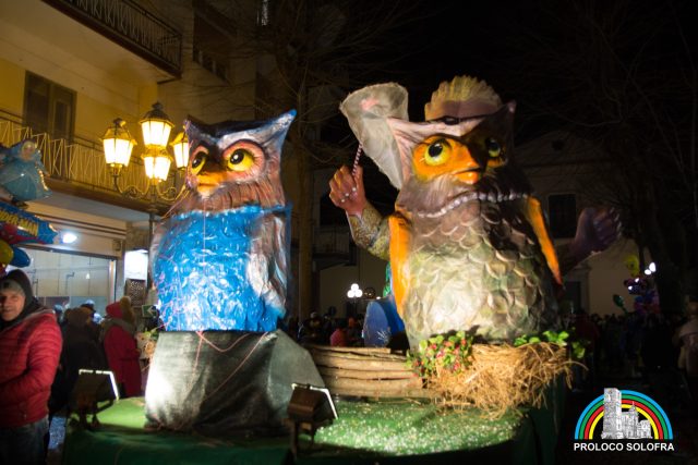 Il Carnevale Solofrano con la Mascarata e i bellissimi Carri Allegorici Il Carnevale Solofrano con la Mascarata e i bellissimi Carri Allegorici