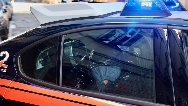 “Meglio il carcere che i domiciliari”, 23enne si presenta ai carabinieri “Meglio il carcere che i domiciliari”, 23enne si presenta ai carabinieri