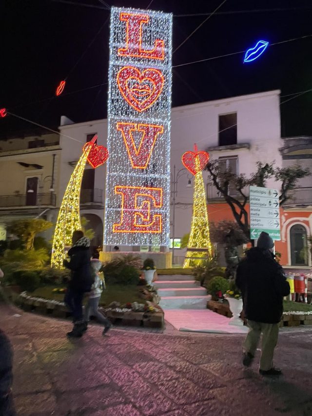 Saint Valentine in Love: cinque giorni di festa e una sagra a San Valentino Torio per la festa degli Innamorati Saint Valentine in Love: cinque giorni di festa e una sagra a San Valentino Torio per la festa degli Innamorati