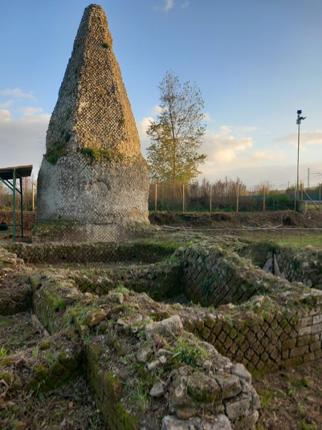 Scopri il Misterioso Mausoleo di Fescina: Visita Guidata Gratuita ai Tesori Nascosti di Napoli Scopri il Misterioso Mausoleo di Fescina: Visita Guidata Gratuita ai Tesori Nascosti di Napoli
