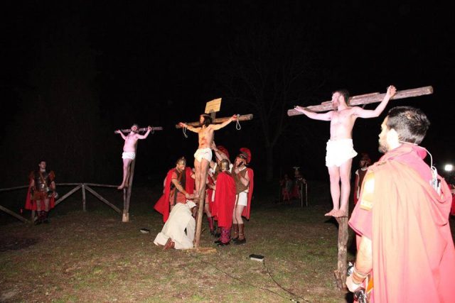 A Montoro la “Passione di Cristo” una straordinaria Via Crucis con 100 attori e 300 figuranti A Montoro la “Passione di Cristo” una straordinaria Via Crucis con 100 attori e 300 figuranti