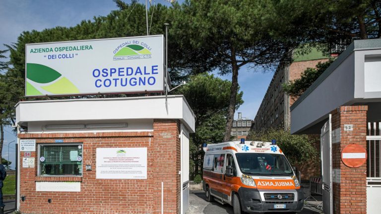 Dengue, l’ospedale Cotugno di Napoli: “Attenzione ma nessuna emergenza” Dengue, l’ospedale Cotugno di Napoli: “Attenzione ma nessuna emergenza”