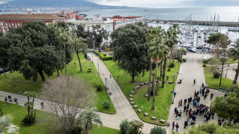 Giardini del Molosiglio, ecco il nuovo look: nel piano per il verde di Napoli arrivano altri 7,5 milioni Giardini del Molosiglio, ecco il nuovo look: nel piano per il verde di Napoli arrivano altri 7,5 milioni