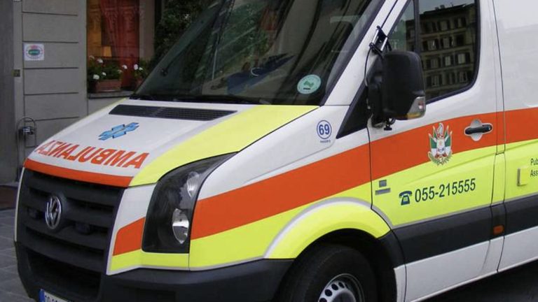 Napoli, danneggiamenti in due ospedali: parenti e pazienti insultano il personale Napoli, danneggiamenti in due ospedali: parenti e pazienti insultano il personale