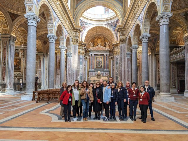 Nel centro antico di Napoli riapre dopo anni la straordinaria Chiesa dei Girolamini: visite gratuite Nel centro antico di Napoli riapre dopo anni la straordinaria Chiesa dei Girolamini: visite gratuite