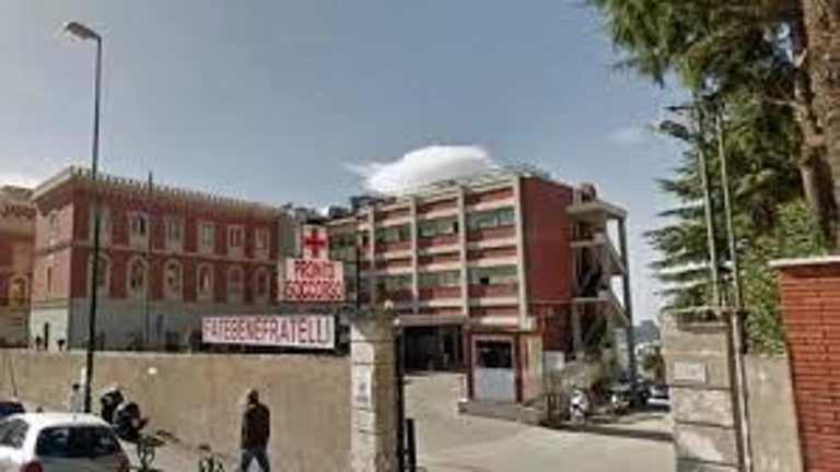 Aggredisce infermiera al Fatebenefratelli: denunciata 50enne