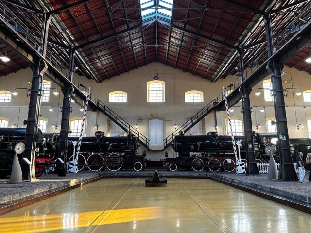 AperiArt a Pietrarsa: aperitivo al tramonto al Museo Ferroviario di Pietrarsa