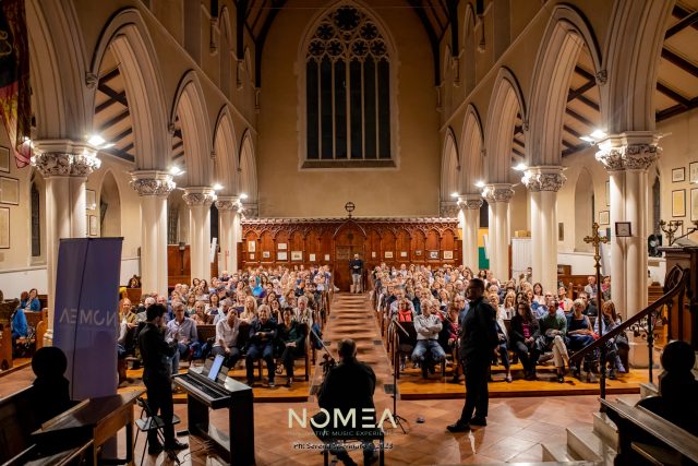 Concerto a Lume di Candela a Napoli nella Chiesa Anglicana a Chiaia Concerto a Lume di Candela a Napoli nella Chiesa Anglicana a Chiaia