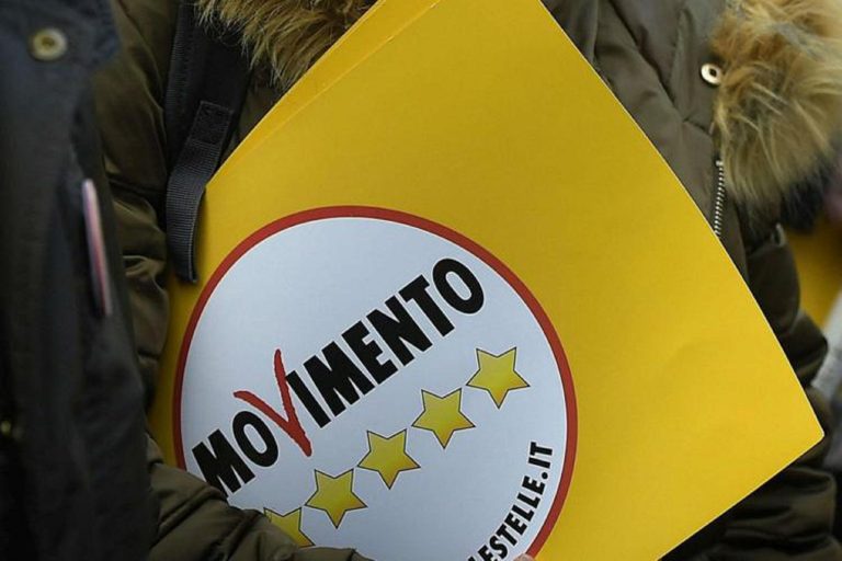 Europee, nel M5S scoppia il caso esclusi. Melone: “Chiesto passo indietro a me e Mandoi” Europee, nel M5S scoppia il caso esclusi. Melone: “Chiesto passo indietro a me e Mandoi”