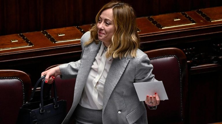 Meloni lontana da Napoli Meloni lontana da Napoli