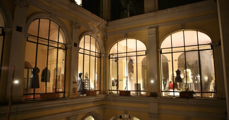Mercatino Vintage al Museo della Moda di Napoli Mercatino Vintage al Museo della Moda di Napoli