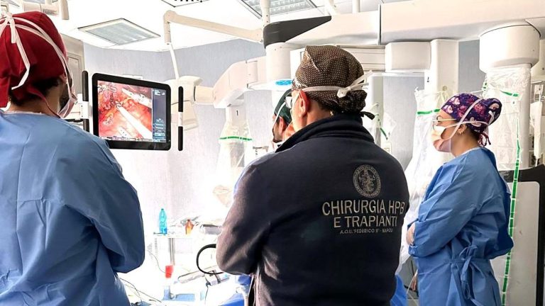 A Napoli doppio trapianto di rene incrociato da donatore vivente
