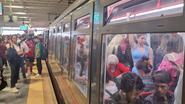 Chiude una linea Circumvesuviana, domani protesta a Porta Nolana Chiude una linea Circumvesuviana, domani protesta a Porta Nolana