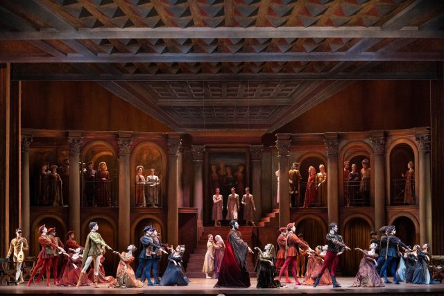 Il balletto Romeo e Giulietta al Teatro San Carlo anche con uno spettacolo per famiglie Il balletto Romeo e Giulietta al Teatro San Carlo anche con uno spettacolo per famiglie