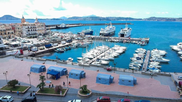 Lettera del vescovo di Pozzuoli ai fedeli: “Attenzione ai più deboli” Lettera del vescovo di Pozzuoli ai fedeli: “Attenzione ai più deboli”