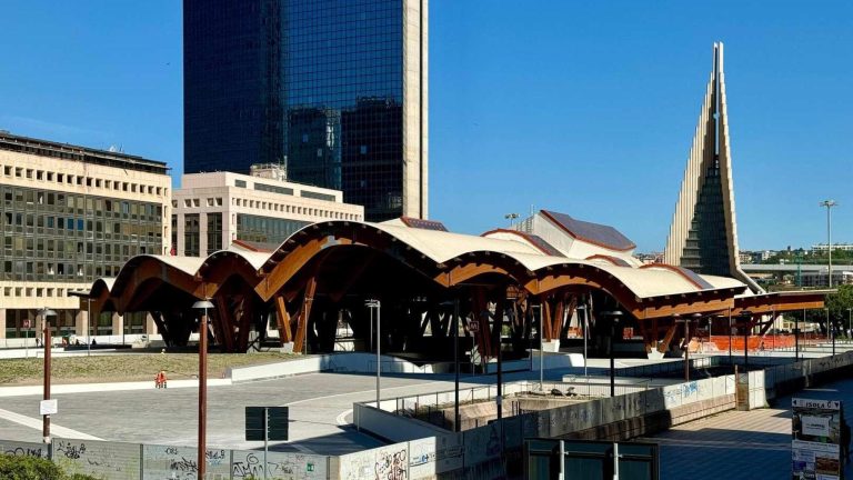 Linea 1 metro, stazioni Centro direzionale e Tribunale aperte entro fine anno Linea 1 metro, stazioni Centro direzionale e Tribunale aperte entro fine anno