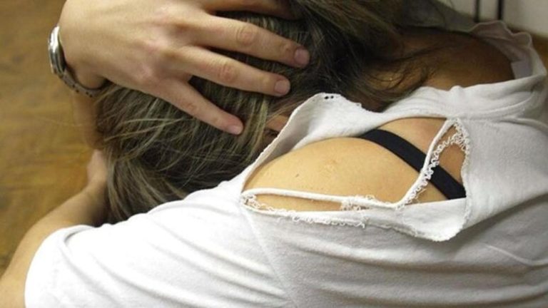 Minaccia la moglie di “buttarla dal balcone”, divieto di avvicinamento per un 55enne di Caserta