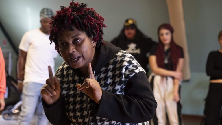 Teatro San Ferdinando, in scena mamme e figlie nigeriane, keniane e napoletane del Borgo di Sant’Antonio