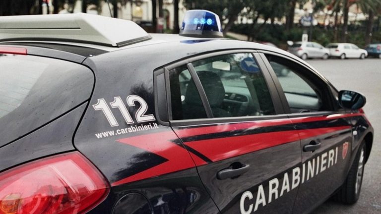 Testa di maiale sul cancello di casa di un imprenditore: intimidazione a Montoro, nell’Avellinese