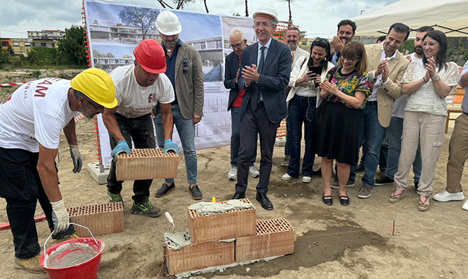 A Pianura via ai lavori per la nuova sede della scuola “Massimo Troisi”