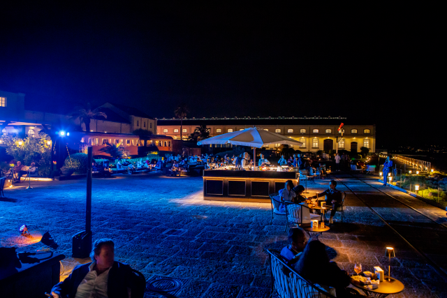 AperiArt a Pietrarsa: aperitivo di sera nello straordinario Museo di Pietrarsa AperiArt a Pietrarsa: aperitivo di sera nello straordinario Museo di Pietrarsa