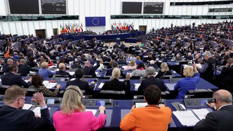Astensionismo e risultati “anomali” ecco lo stile Napoli in 9 elezioni europee