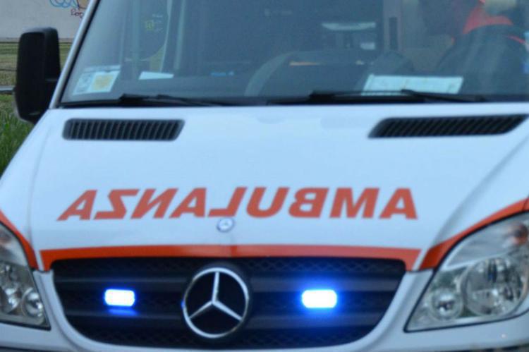 Avellino, bimbo muore travolto da tavolo di ferro Avellino, bimbo muore travolto da tavolo di ferro
