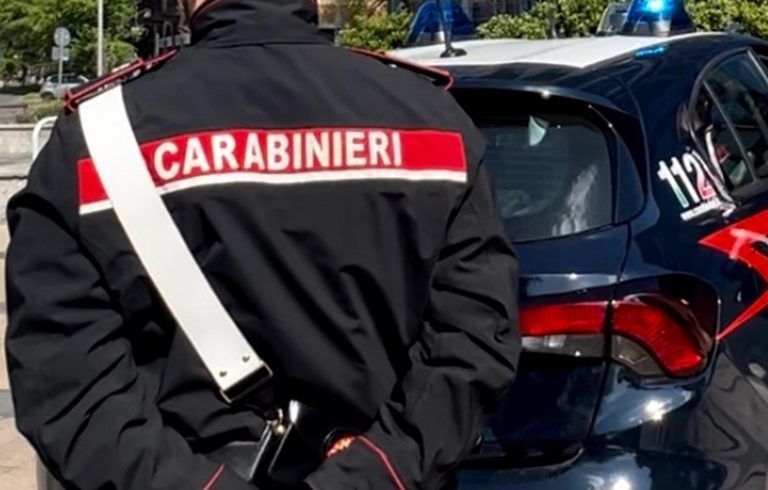 Blitz dei carabinieri al Comune di Caserta, appalti pubblici nel mirino: arrestato assessore