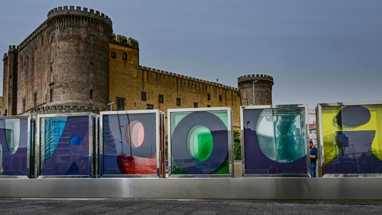 ‘Brand Napoli’, completata l’installazione al porto