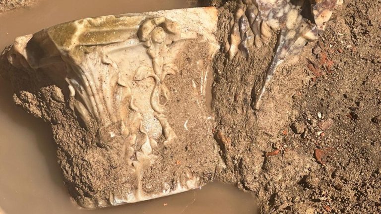 Campi Flegrei, il bradisismo fa riemergere a Bacoli preziosi reperti romani