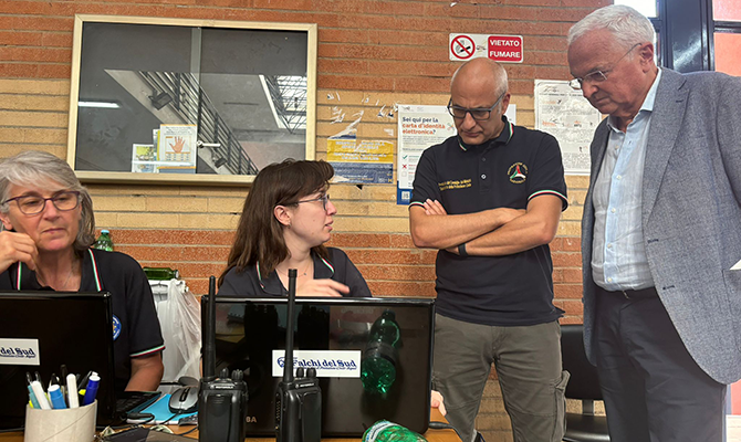 Esercitazione su bradisismo ai Campi Flegrei Esercitazione su bradisismo ai Campi Flegrei