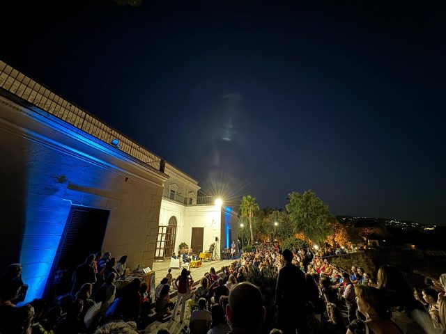 Eventi estivi gratuiti nella bella Villa Fondi a Piano di Sorrento Eventi estivi gratuiti nella bella Villa Fondi a Piano di Sorrento