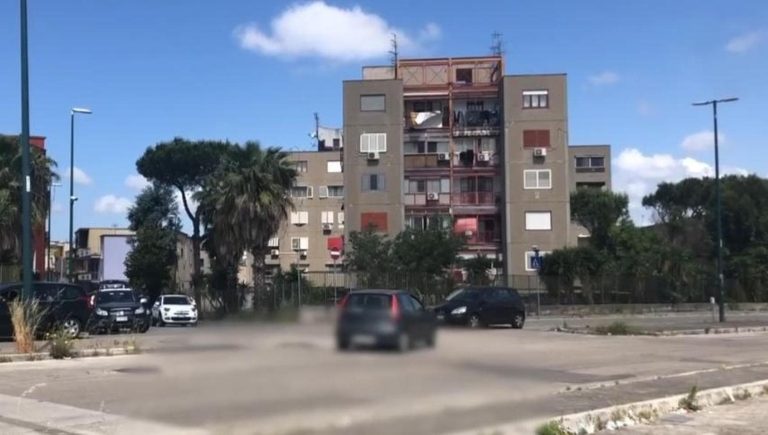 Napoli, la bimba contesa dal boss. Alla mamma gridavano: “Ti diamo fuoco”