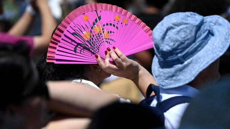 Ondate di calore, prorogato avviso di criticità per la Campania fino a sabato 20 luglio Ondate di calore, prorogato avviso di criticità per la Campania fino a sabato 20 luglio