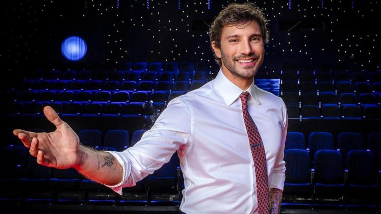 Stefano De Martino, da Torre Annunziata al palco dell’Ariston Stefano De Martino, da Torre Annunziata al palco dell’Ariston